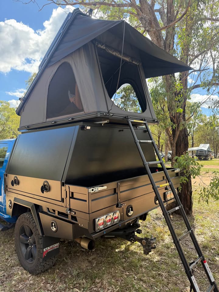 STAFFORD INDUSTRIAL ROOF TOP TENT