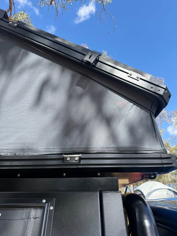 STAFFORD INDUSTRIAL ROOF TOP TENT